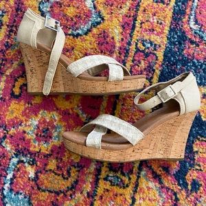 Tom’s Cork Wedge Sandals in Beige